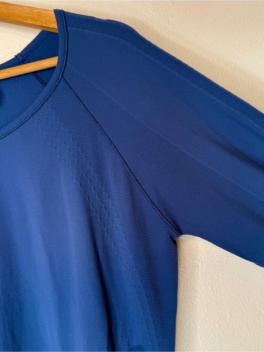 Athleta Speedlight Seamless Long Sleeve Top Blue Women's Size XL Med-Hi Impact - Picture 6 of 16